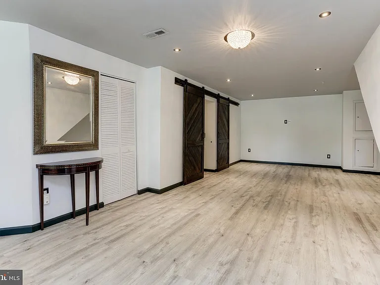 9197 Carriage House Ln #44 — Photo 17