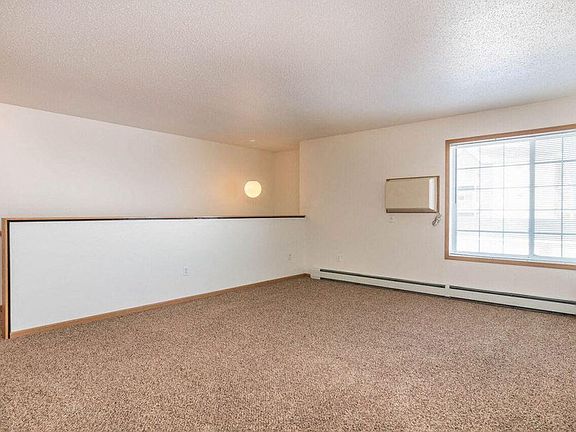 Fargo, ND Foxtail Townhomes | Living