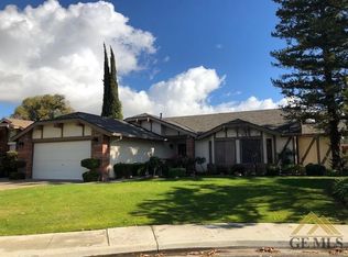 3305 Mission Hills Ct, Bakersfield, CA 93306