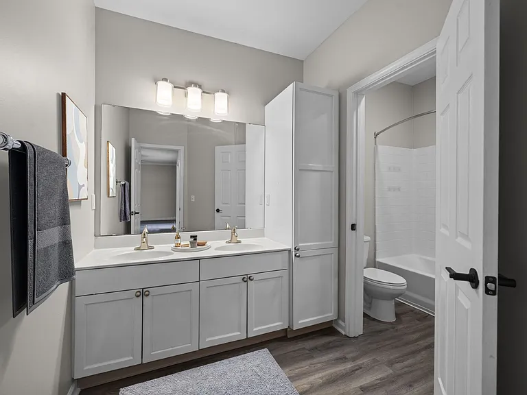 O'Fallon (Renovated) - 3 Bed / 2 Bath - 1,330 Sq.Ft.