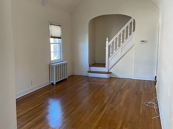 4th image of 5003 Bell Blvd