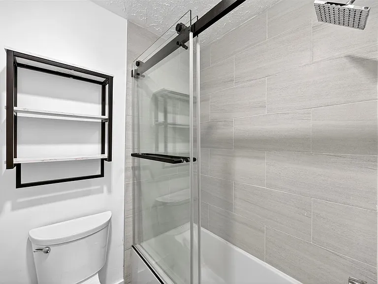 16134 Highlander Dr — Photo 27