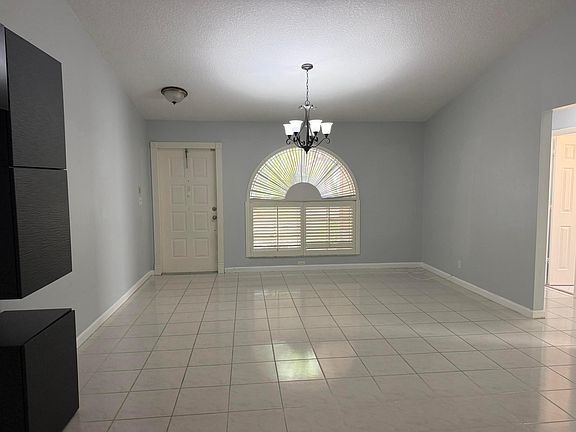 3rd image of 10325 NW 48th Court