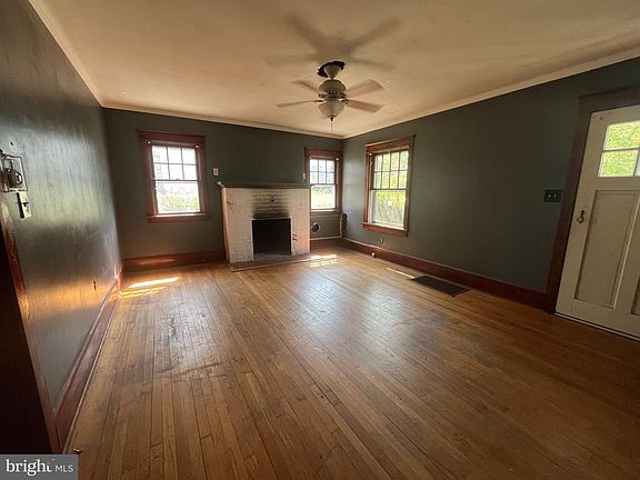 4th image of 824 Jefferson Blvd