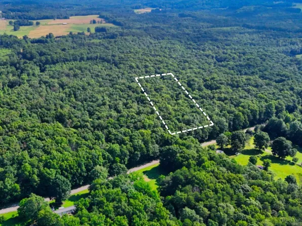 7 Turkey Blind Rd, Crossville, TN 38572