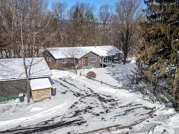 4th image of 211 Miller Ln