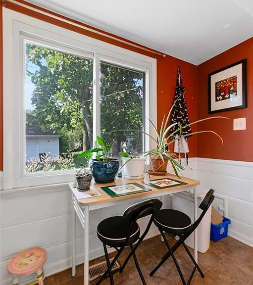 437 W Sunnybrook Dr — Photo 17