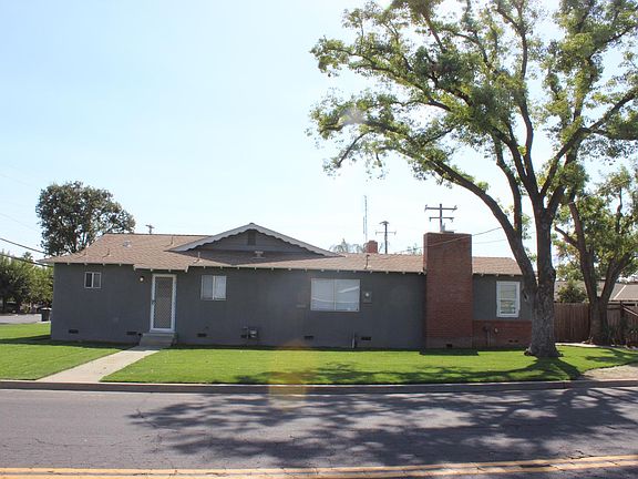2nd image of 1996 N 11th Ave