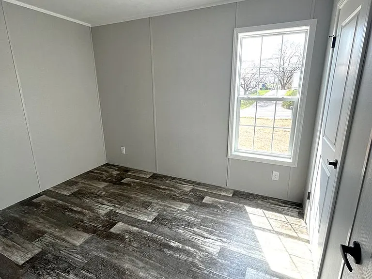 1315 Edenville Rd — Photo 10