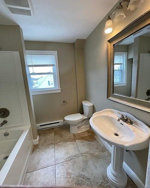 2nd image of 8 Franklin St #8