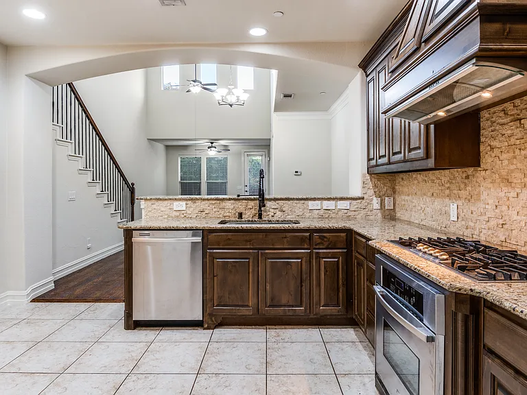 4828 Durham Dr — Photo 7