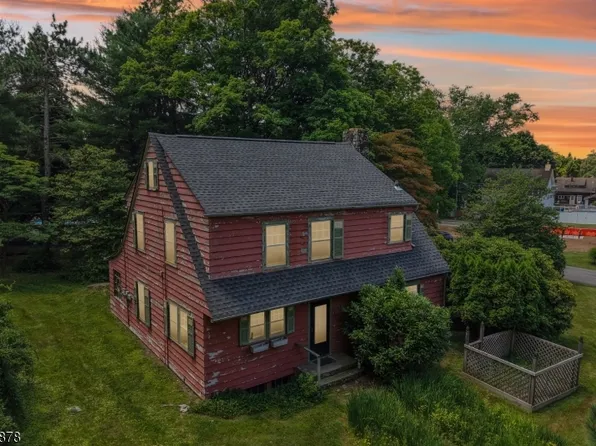 16 Silverthorne Rd, High Bridge Boro, NJ 08829