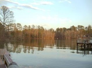 924 Leisure Point Rd, Newberry, SC 29127