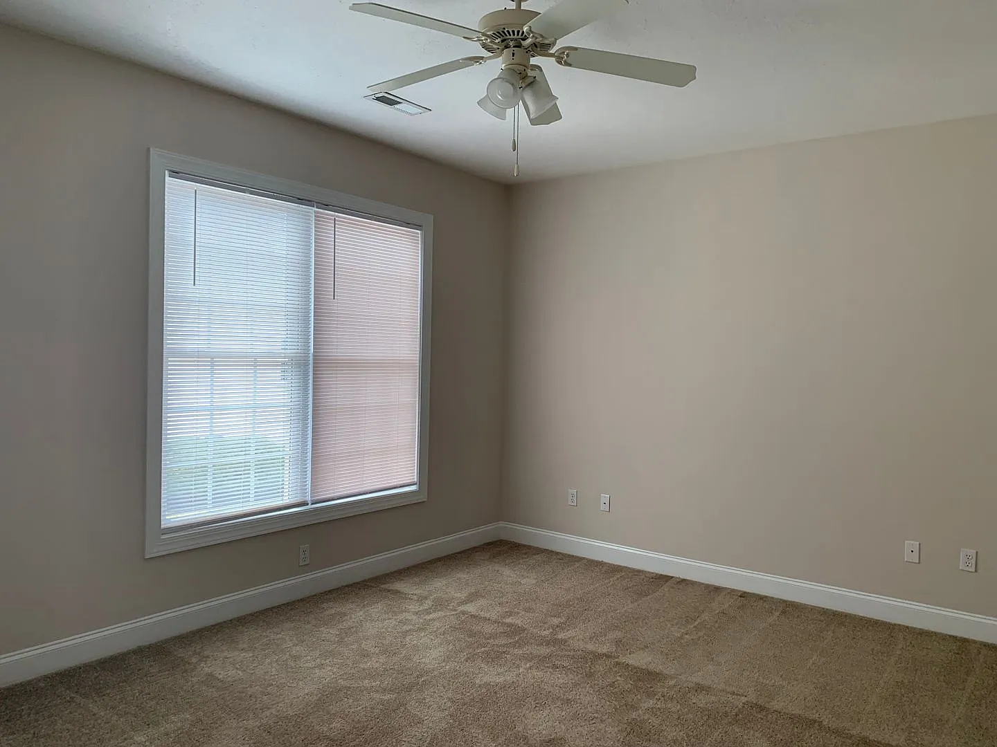 2 Bedroom 2 Bath Townhouse — Photo 2