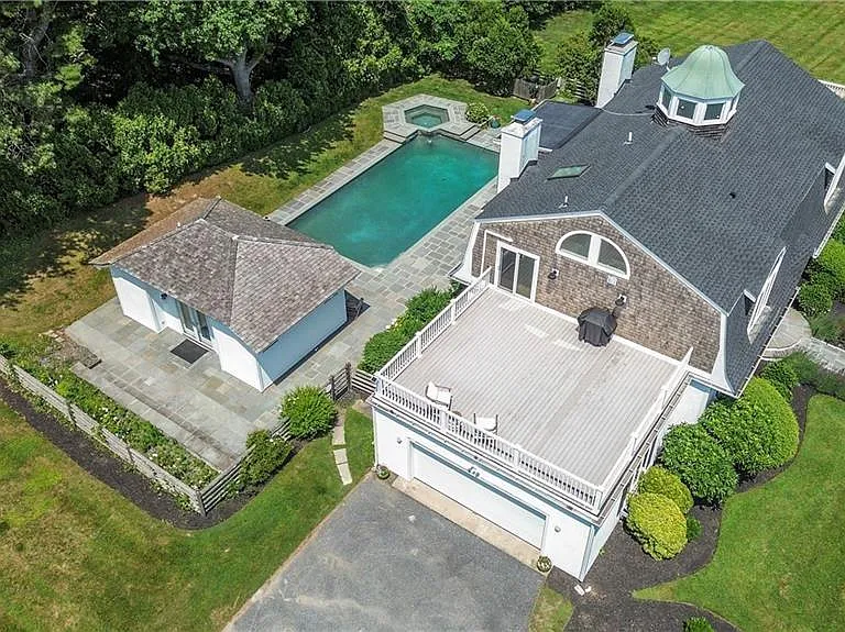 1 Harbor View Dr — Photo 10