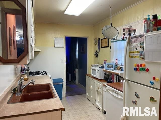 2nd image of 104 S Wesley St
