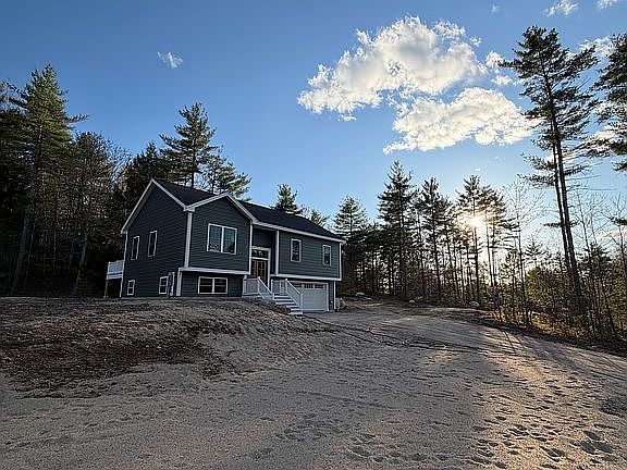 4th image of 14 Brookview Dr