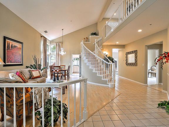 3rd image of 2911 Sorrento Way