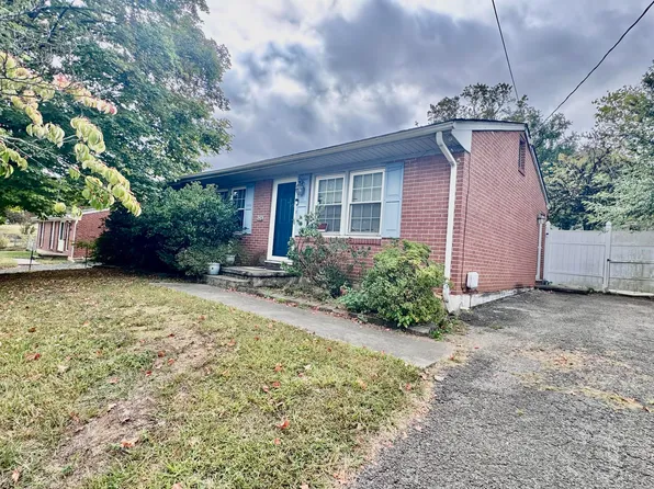 3728 Red Fox Dr NW, Roanoke, VA 24017