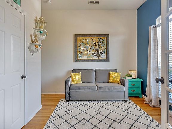 5th image of 1414 Stone Canyon Way