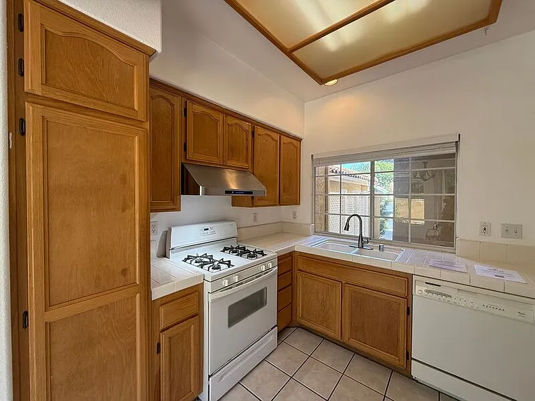 10880 Creekbridge Pl — Photo 5