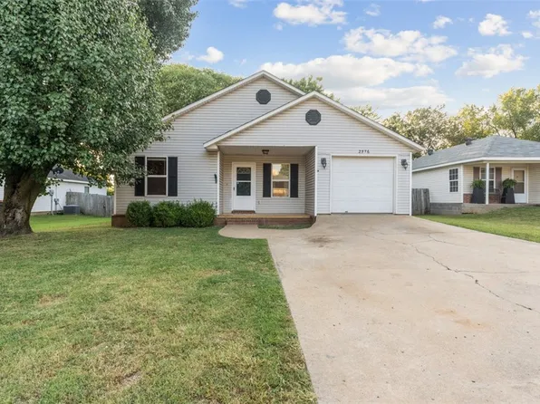 2576 E Dandelion St, Springdale, AR 72764