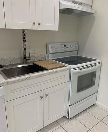 2nd image of 2450 Hayes St #0