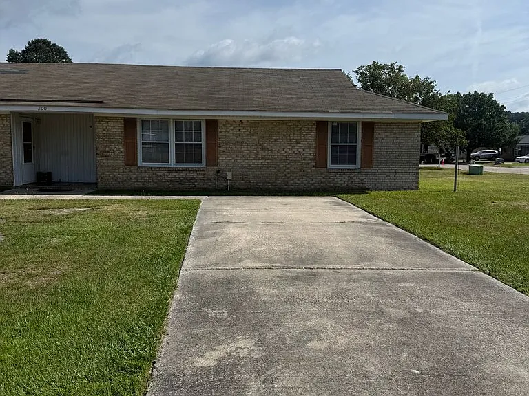 200 Independence Blvd — Photo 1