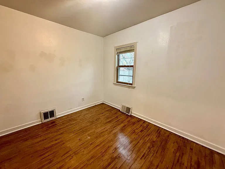 515 W Strowbridge St — Photo 16