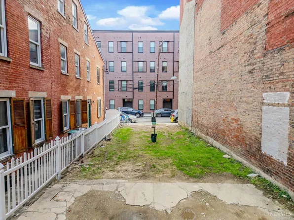 1517 Republic St, Cincinnati, OH 45202