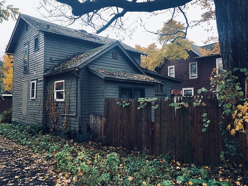 2nd image of 657 Pearl Pl