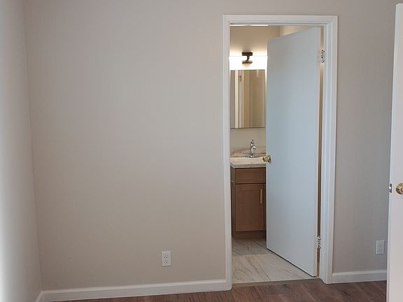 3rd image of 502 Maple St APT 4