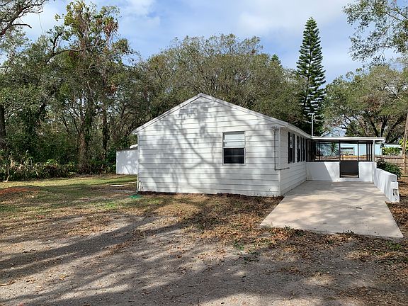 4th image of 2821 S 90th St