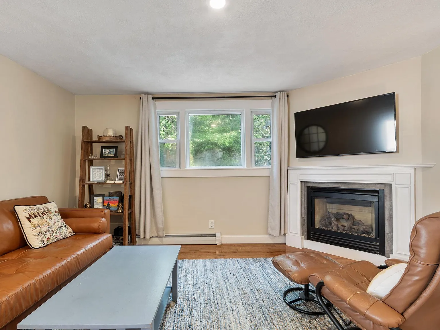 2 bed, 1574 sqft, $2,700 — Photo 2