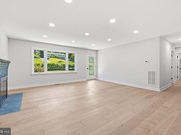 4th image of 13132 Manor Dr