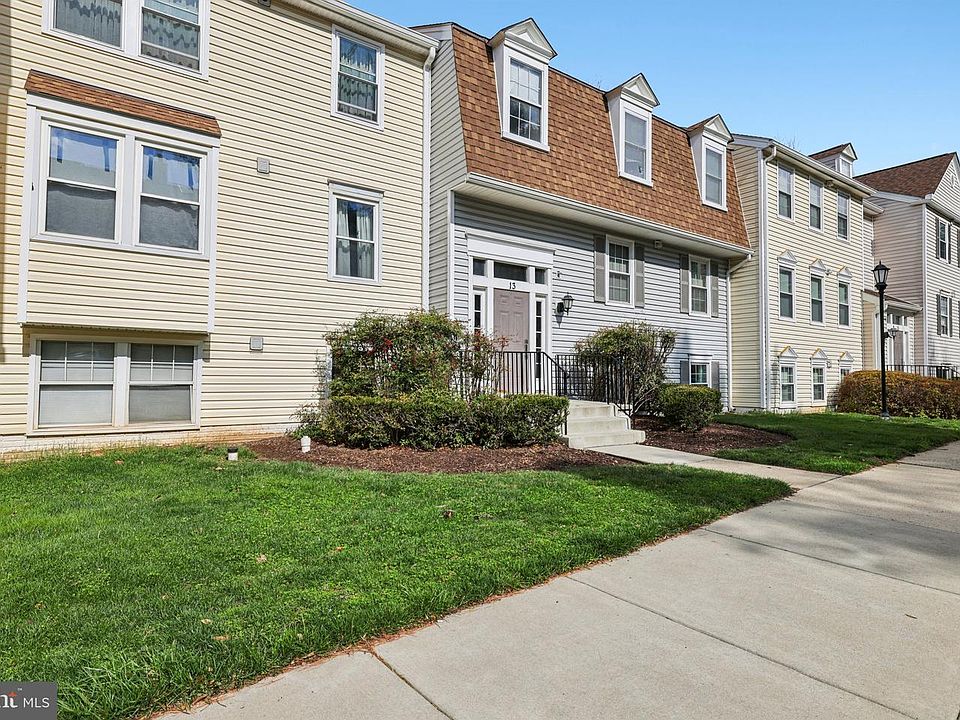 1st image of 13 Pickering Ct APT 2