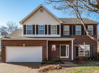102 Grove Ln S, Hendersonville, TN 37075