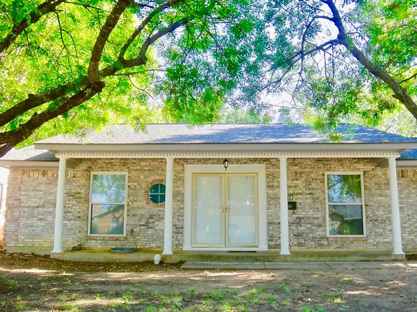 308 Sixpence Ln, Euless, TX 76039