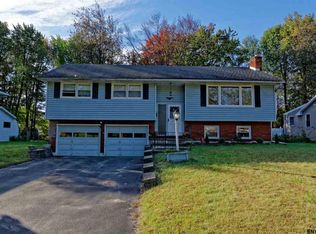 16 Crestwood Dr, Schenectady, NY 12306