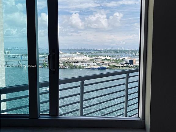 5th image of 335 Biscayne Blvd #2908