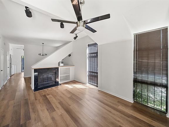 5th image of 518 Hawthorne St