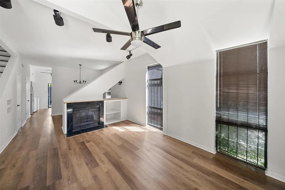 Building Photo - 518 Hawthorne St #1