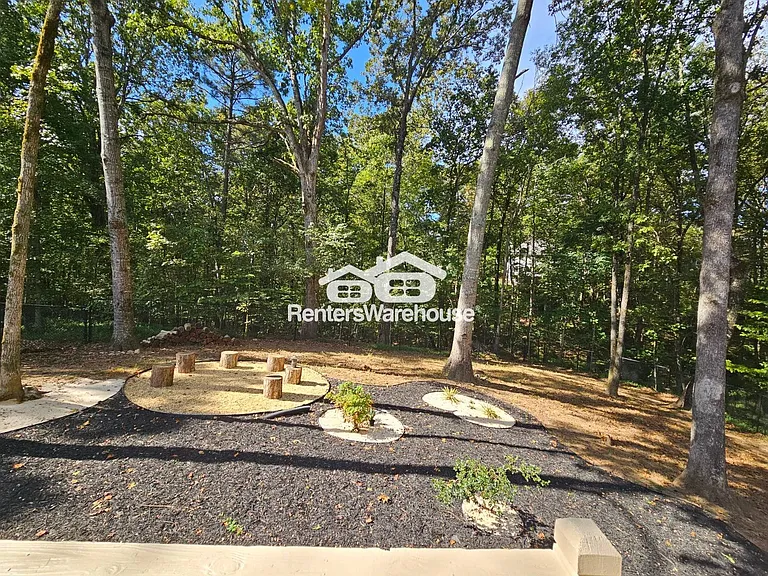 2530 Wellsley Ln — Photo 8