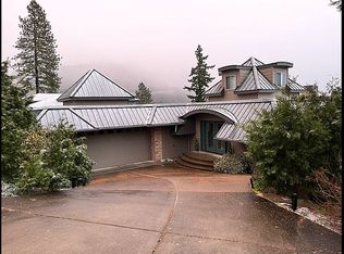 552 Sunridge Ln, Lowell, OR 97452