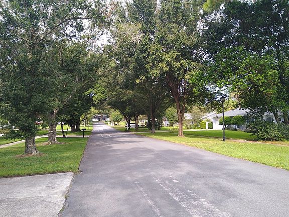 5th image of 208 Brom Bones Ln