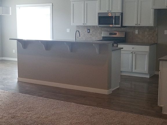 3rd image of 1171 Belmont Blvd