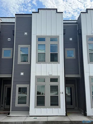 13 Vine St NE Photo 1