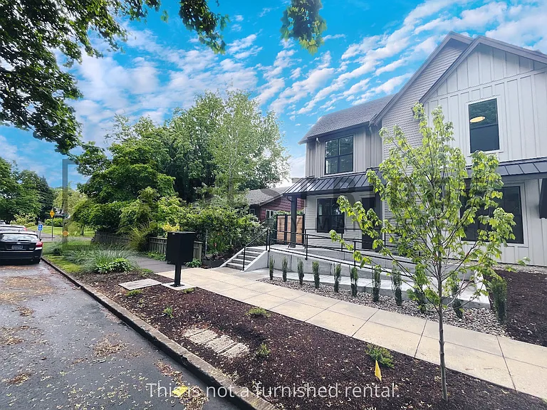 6125 SE 45th Ave — Photo 16