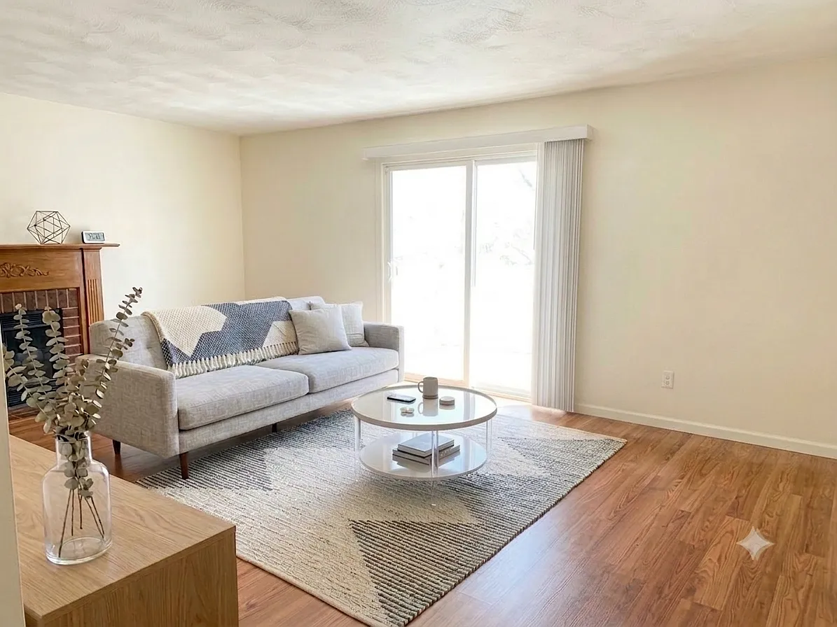 2530 Ridge Rd — Photo 2