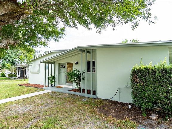 2nd image of 163 NE Estia Ln